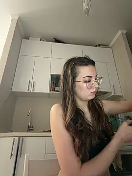 Snapshot of KatyNuar chatting on 06-12-26, 07:33 KatyNuar online show from 06-12-26, 07:33