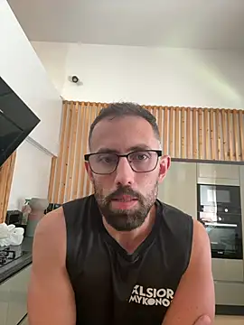 Snapshot of Fitnesswithjose chatting on 06-17-26, 11:42 Fitnesswithjose online show from 06-17-26, 11:42