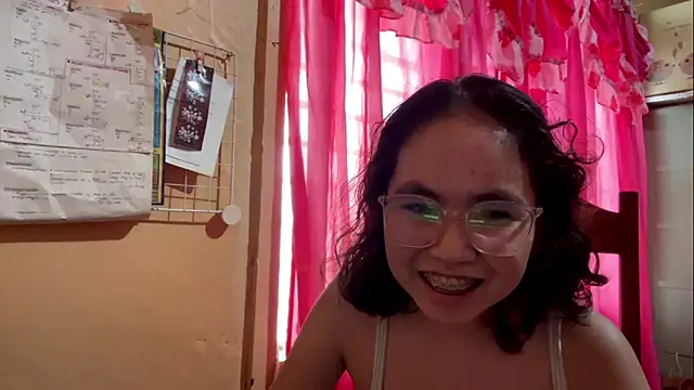 Snapshot of justhatsuse chatting on 06-08-26, 04:46 justhatsuse online show from 06-08-26, 04:46