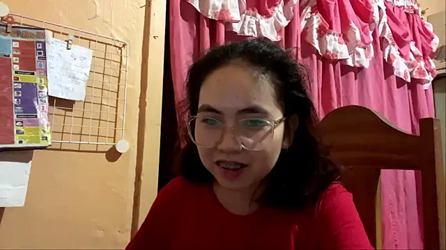 Snapshot of justhatsuse chatting on 06-11-26, 02:03 justhatsuse online show from 06-11-26, 02:03