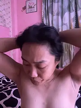 Snapshot of Asianpinaylicious chatting on 06-16-26, 01:44 Asianpinaylicious online show from 06-16-26, 01:44