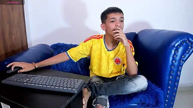 littlecum18 online show from 07-03-26, 12:22