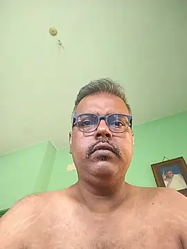 Snapshot of daddys_small_dick chatting on 06-12-26, 02:42 daddys small dick online show from 06-12-26, 02:42