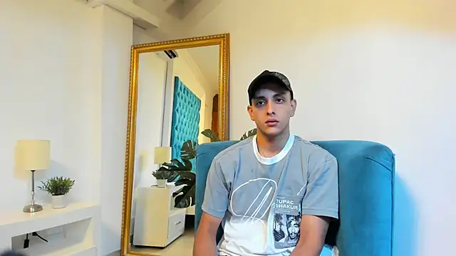 Snapshot of luca_gael chatting on 06-07-26, 01:38 luca gael online show from 06-07-26, 01:38