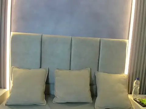 LunaAura online show from 06-15-26, 03:40