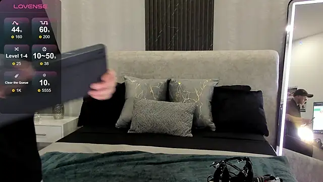 Lilii Peach online show from 07-17-26, 12:08