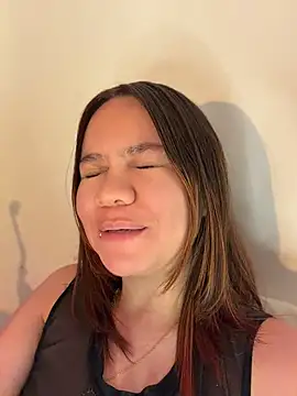 Snapshot of Emma_Jonas chatting on 07-16-26, 04:59 Emma Jonas online show from 07-16-26, 04:59
