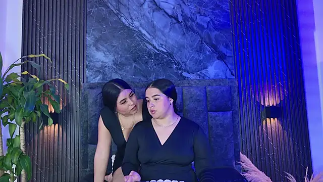 Snapshot of elara_and_amber chatting on 06-07-26, 02:06 elara and amber online show from 06-07-26, 02:06