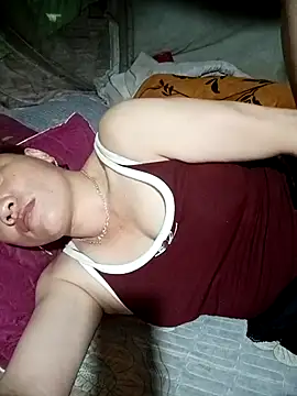 Snapshot of Eirlys-baby chatting on 07-15-26, 07:26 Eirlys-baby online show from 07-15-26, 07:26