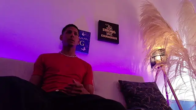 Snapshot of Thiago_soler chatting on 06-11-26, 07:55 Thiago soler online show from 06-11-26, 07:55