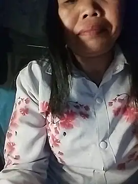 Snapshot of Vitamins-e chatting on 07-15-26, 01:12 Vitamins-e online show from 07-15-26, 01:12
