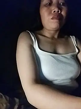 Snapshot of Vitamins-e chatting on 07-17-26, 02:03 Vitamins-e online show from 07-17-26, 02:03