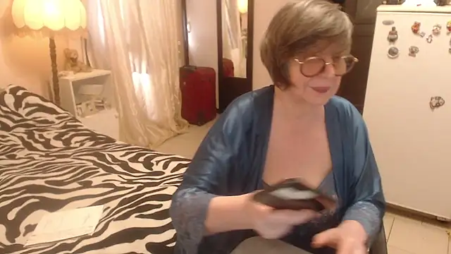 Sharon Amore online show from 07-05-26, 12:23