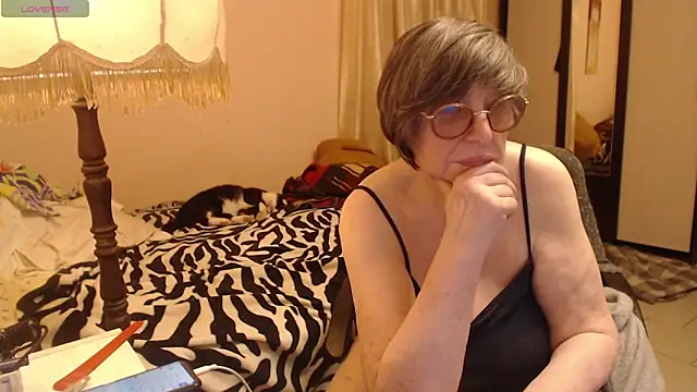Snapshot of Sharon_Amore chatting on 10-02-25, 06:00 Sharon Amore online show from 10-02-25, 06:00