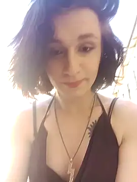 Snapshot of MickeQuinee chatting on 07-18-26, 10:57 MickeQuinee online show from 07-18-26, 10:57