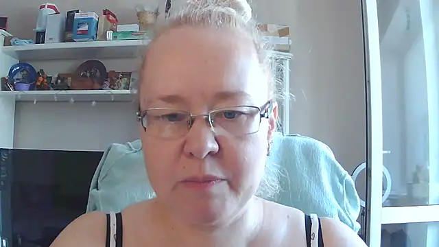 Snapshot of Viola27 chatting on 07-24-26, 07:26 Viola27 online show from 07-24-26, 07:26