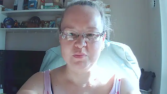 Snapshot of Viola27 chatting on 07-08-26, 01:41 Viola27 online show from 07-08-26, 01:41