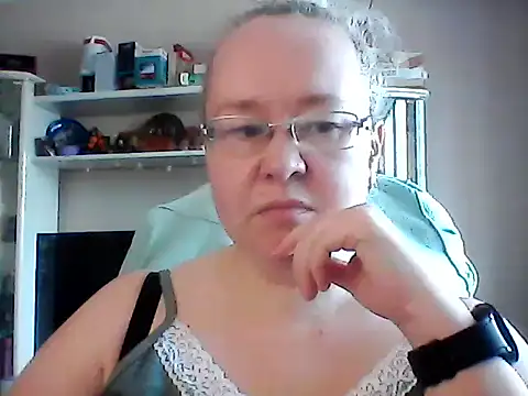 Snapshot of Viola27 chatting on 06-10-26, 08:04 Viola27 online show from 06-10-26, 08:04