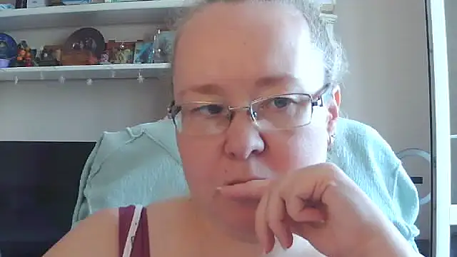 Snapshot of Viola27 chatting on 07-18-26, 06:55 Viola27 online show from 07-18-26, 06:55