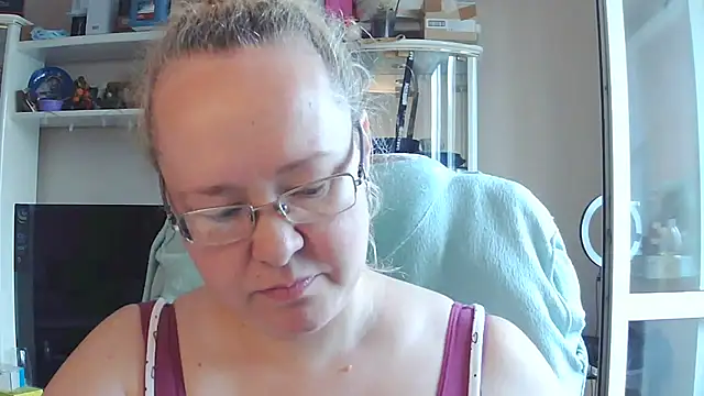 Snapshot of Viola27 chatting on 07-17-26, 07:16 Viola27 online show from 07-17-26, 07:16