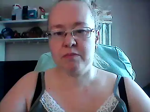 Snapshot of Viola27 chatting on 06-20-26, 07:13 Viola27 online show from 06-20-26, 07:13