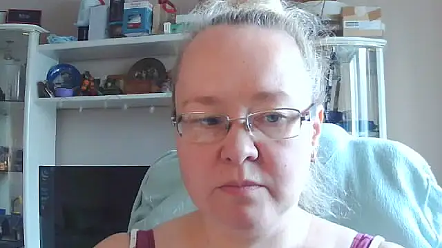 Snapshot of Viola27 chatting on 07-15-26, 04:52 Viola27 online show from 07-15-26, 04:52