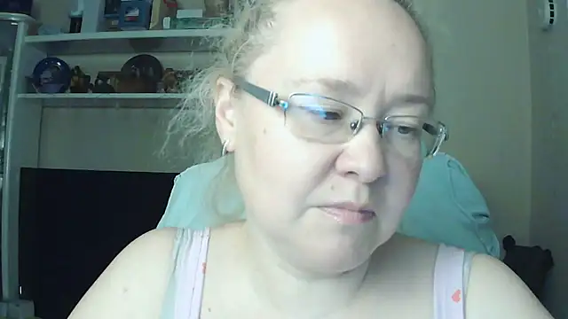 Snapshot of Viola27 chatting on 07-06-26, 04:42 Viola27 online show from 07-06-26, 04:42
