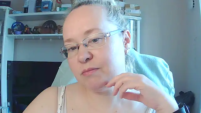 Snapshot of Viola27 chatting on 07-11-26, 07:19 Viola27 online show from 07-11-26, 07:19