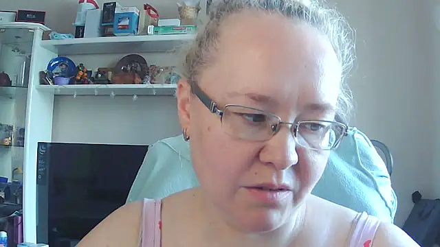 Snapshot of Viola27 chatting on 07-06-26, 08:43 Viola27 online show from 07-06-26, 08:43