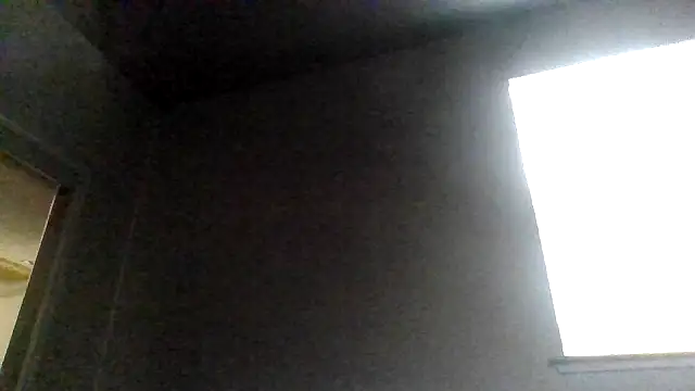 Snapshot of Mikecloudyhawk chatting on 06-09-26, 02:40 Mikecloudyhawk online show from 06-09-26, 02:40
