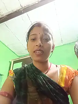 Snapshot of Cut_shivi56 chatting on 06-29-26, 10:15 Cut shivi56 online show from 06-29-26, 10:15