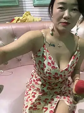 Snapshot of mollymm chatting on 07-16-26, 11:40 mollymm online show from 07-16-26, 11:40