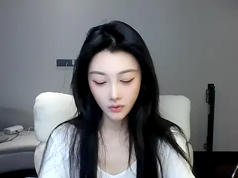 SylvieMaya online show from 06-12-26, 04:38