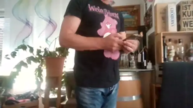 Snapshot of MathiasBW chatting on 06-10-26, 01:45 MathiasBW online show from 06-10-26, 01:45