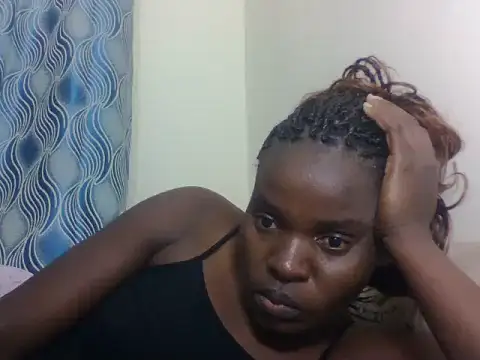Snapshot of PrettyEve chatting on 06-17-26, 05:18 PrettyEve online show from 06-17-26, 05:18