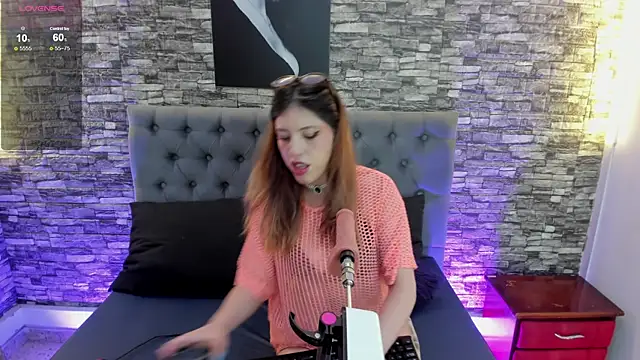 AngeliqueGirard online show from 07-18-26, 07:44