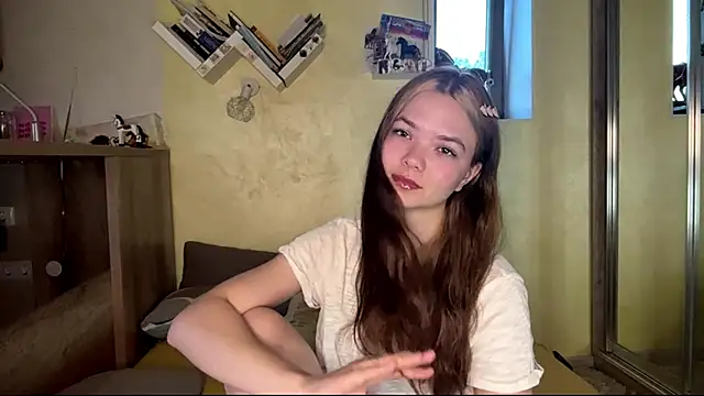 AvrilGillig online show from 06-11-26, 04:15