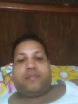 Snapshot of BustlingShirt chatting on 06-11-26, 03:36 BustlingShirt online show from 06-11-26, 03:36