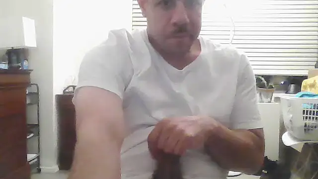 Snapshot of toosexy4myshirt chatting on 07-13-26, 03:17 toosexy4myshirt online show from 07-13-26, 03:17