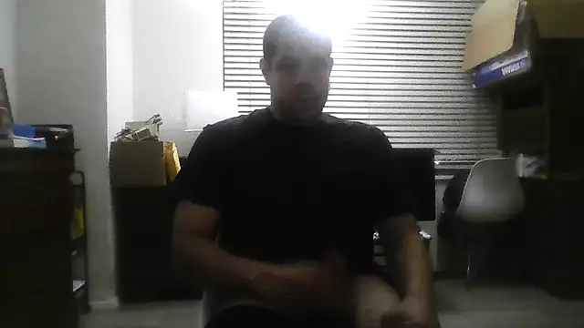 Snapshot of toosexy4myshirt chatting on 07-31-26, 03:06 toosexy4myshirt online show from 07-31-26, 03:06