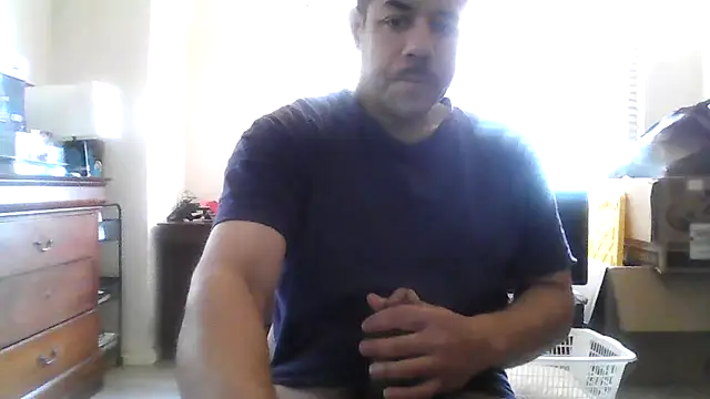 Snapshot of toosexy4myshirt chatting on 07-18-26, 11:41 toosexy4myshirt online show from 07-18-26, 11:41