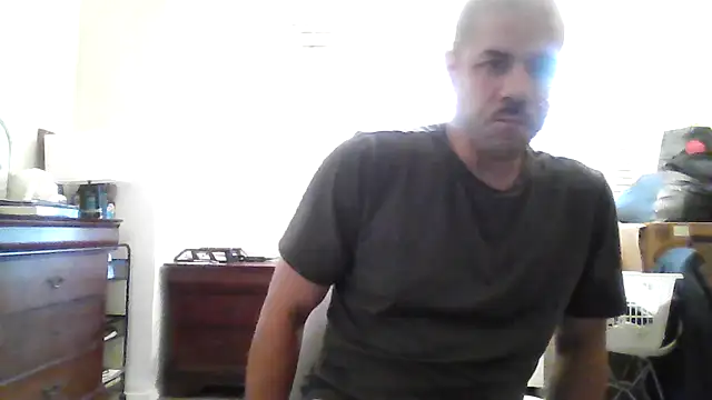 Snapshot of toosexy4myshirt chatting on 07-14-26, 12:10 toosexy4myshirt online show from 07-14-26, 12:10
