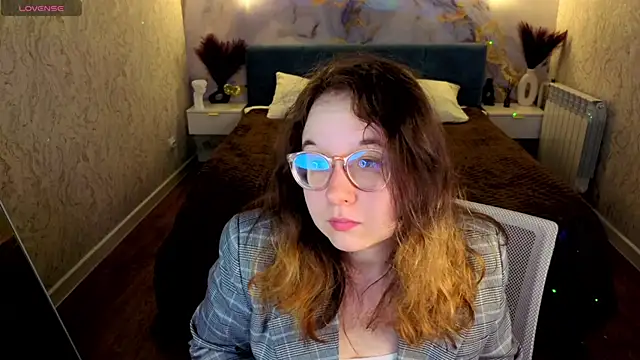 Snapshot of Aleks-casterrr chatting on 06-19-26, 05:19 Aleks-casterrr online show from 06-19-26, 05:19