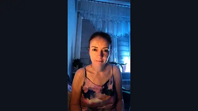 Snapshot of JenniferAlone chatting on 06-10-26, 08:21 JenniferAlone online show from 06-10-26, 08:21