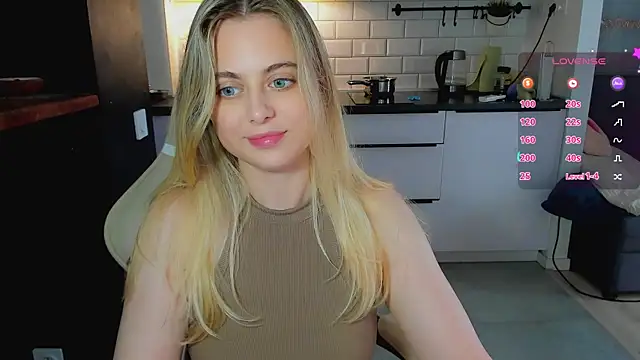 Snapshot of blonde_kellyy chatting on 07-29-26, 04:22 blonde kellyy online show from 07-29-26, 04:22