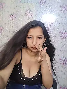 Queen Rosyy online show from 06-18-26, 03:49