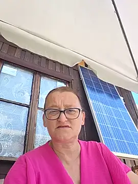 Snapshot of ewcia12 chatting on 06-21-26, 10:32 ewcia12 online show from 06-21-26, 10:32