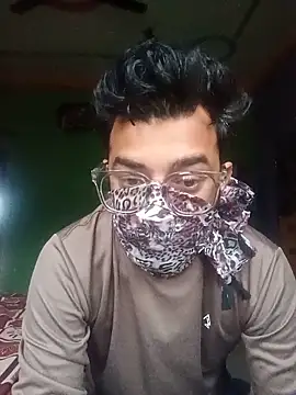Snapshot of Desindianbull69 chatting on 06-13-26, 01:03 Desindianbull69 online show from 06-13-26, 01:03