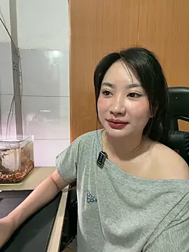 QuynhAnh99 online show from 06-12-26, 02:09