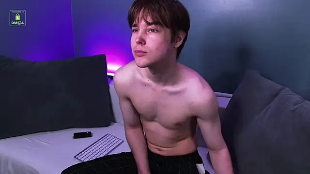 Snapshot of Felix__Jackson chatting on 06-11-26, 03:09 Felix Jackson online show from 06-11-26, 03:09